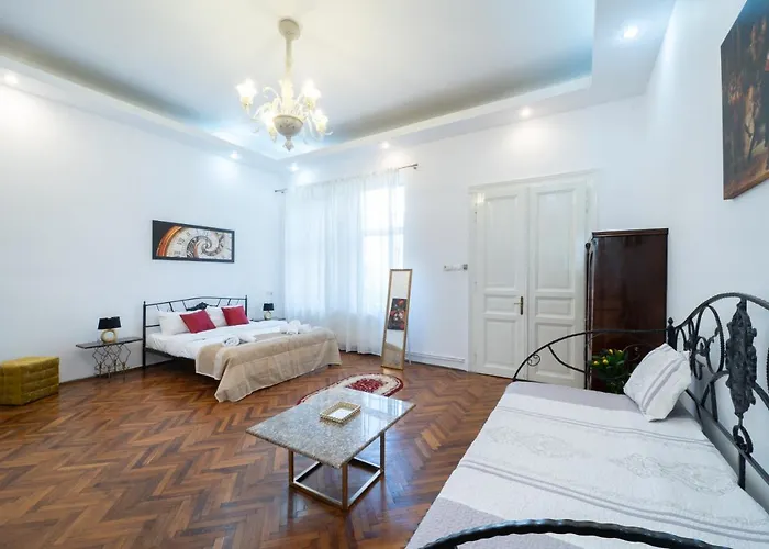 5* Noble House In Historic Center